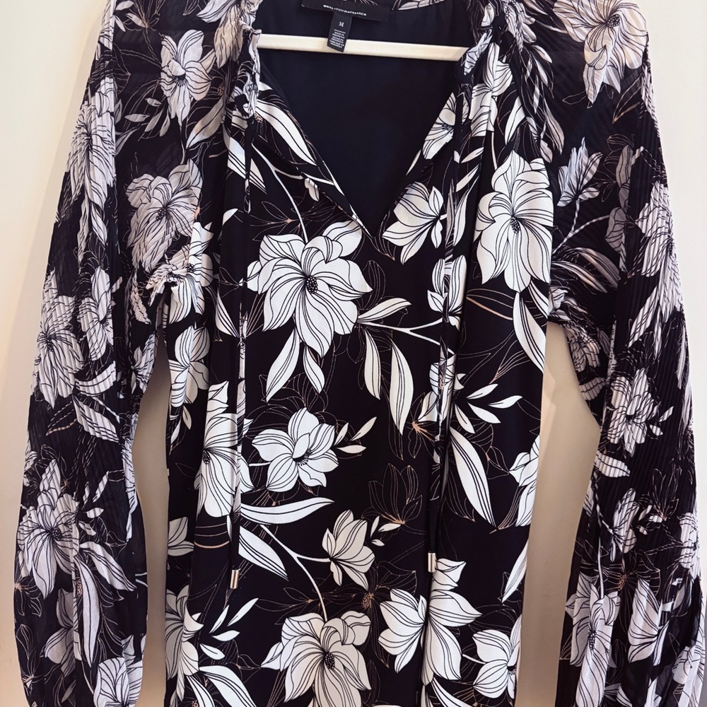 White House Black Market Black White Floral V-Neck Tie Blouse